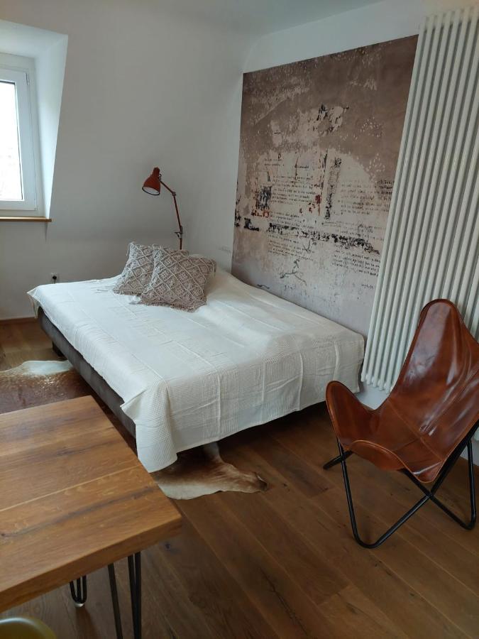 stilvolle Wohnung direkt in der City Würzburg Exterior foto